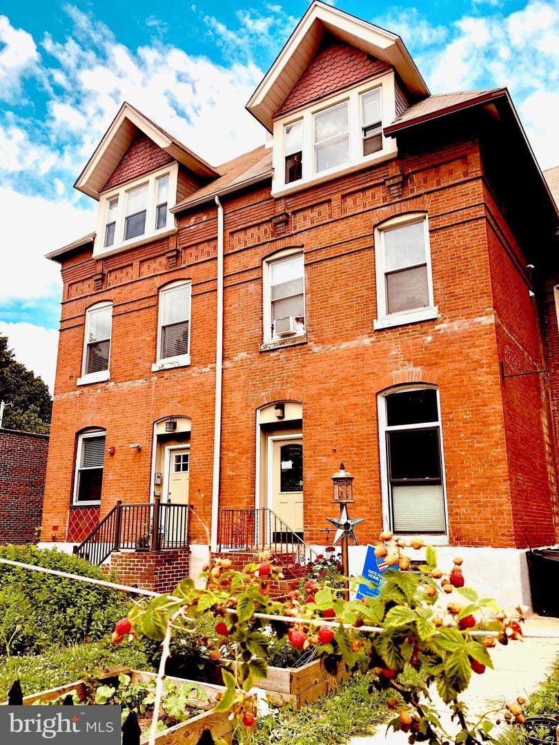 4813-15 Chester Avenue - Photo 1
