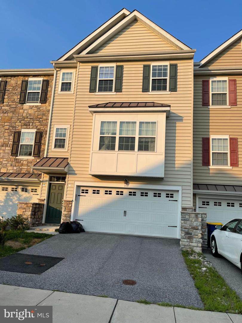 115 Russell Lane - Photo 1