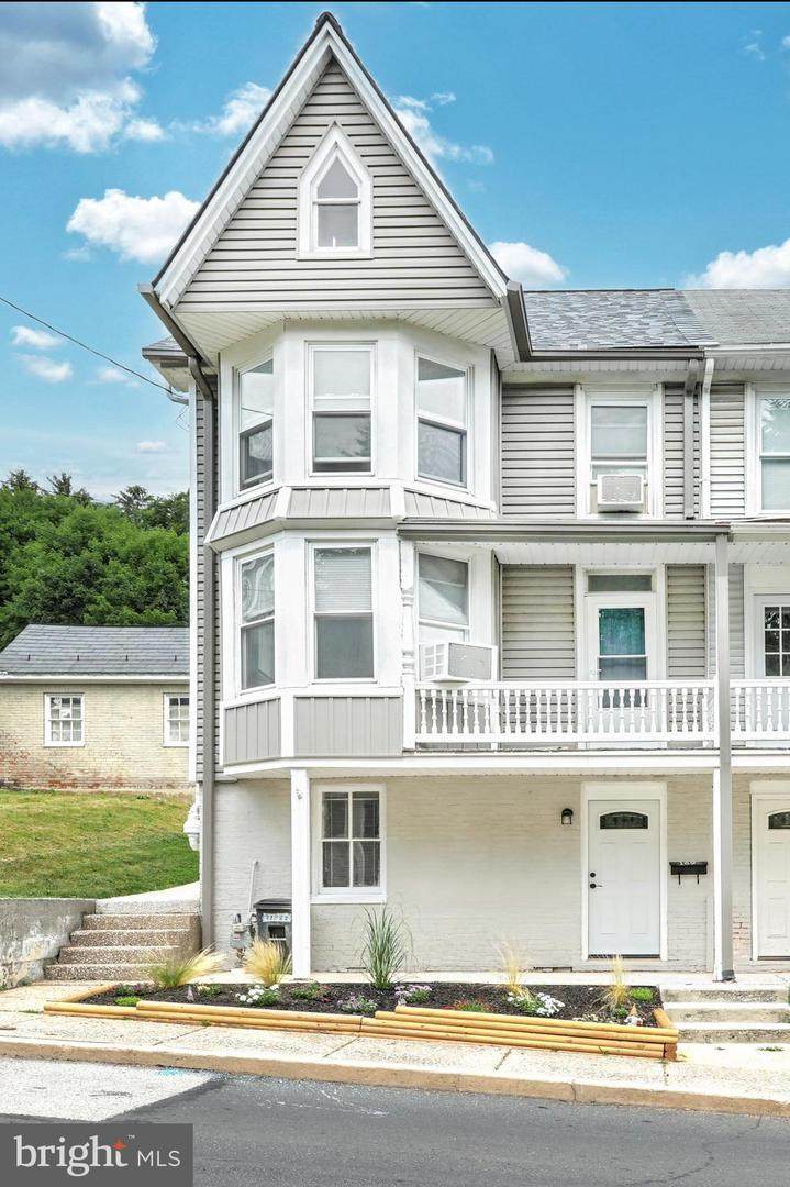 169 Hanover Street - Photo 1