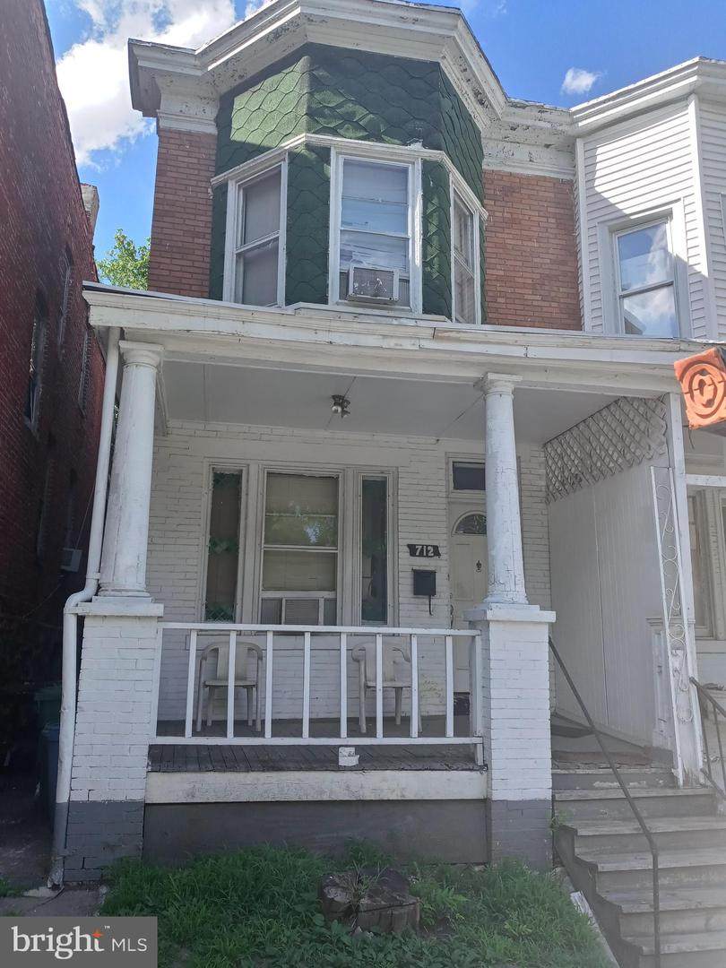 712 43RD Street - Photo 1