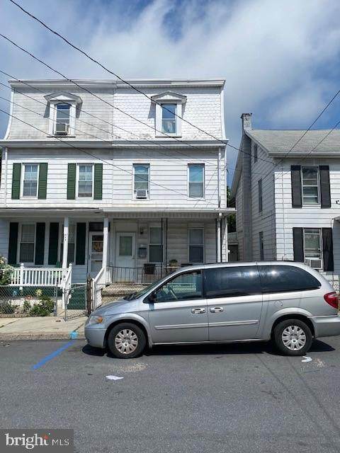 215 Lincoln Street - Photo 1