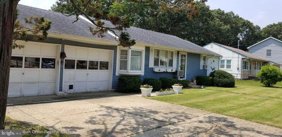217 Chestnut Drive - Photo 1