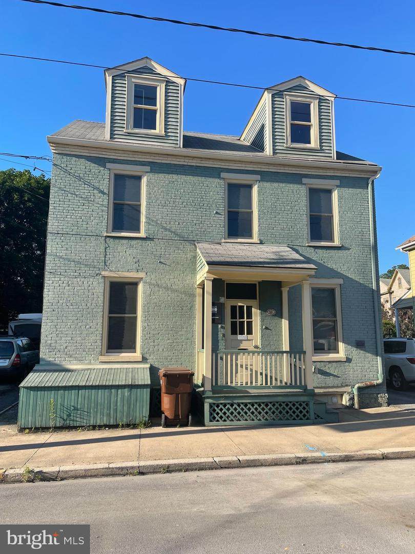321 Washington St - Photo 1