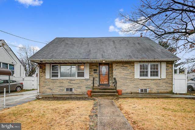 779 Norway Avenue - Photo 1