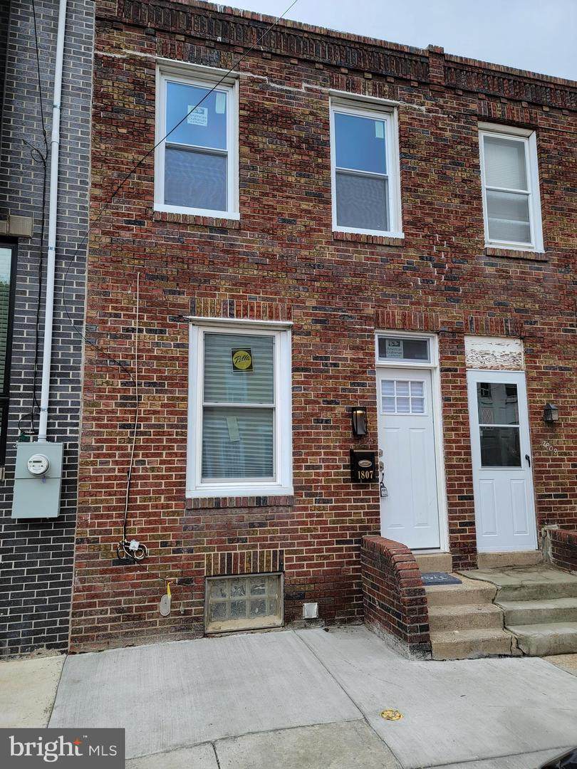 1807 Albert Street - Photo 1