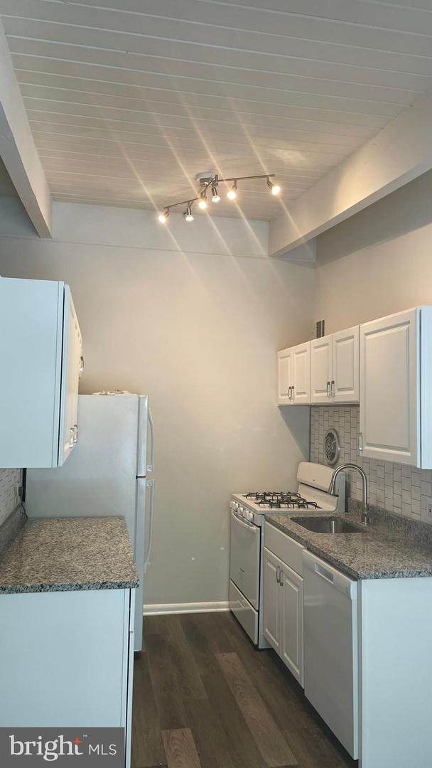 4319 Americana Drive - Photo 1