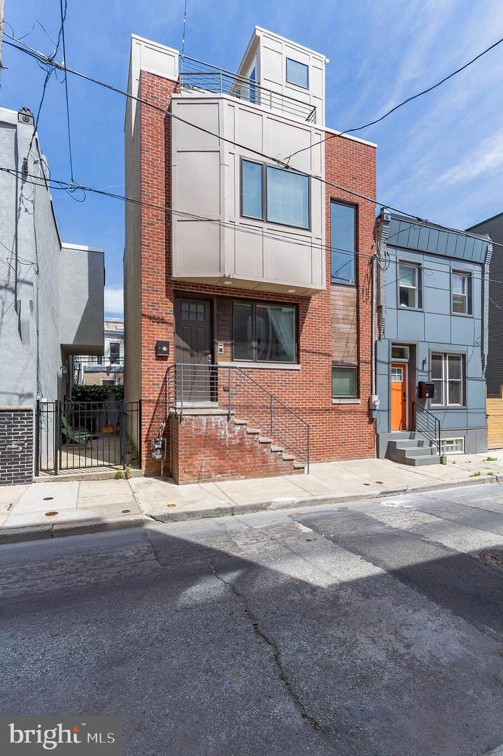 1325 Bancroft Street - Photo 1