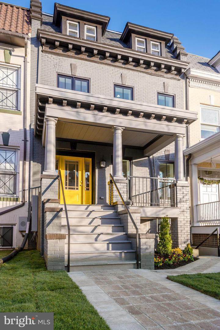 3013 13TH Street - Photo 1
