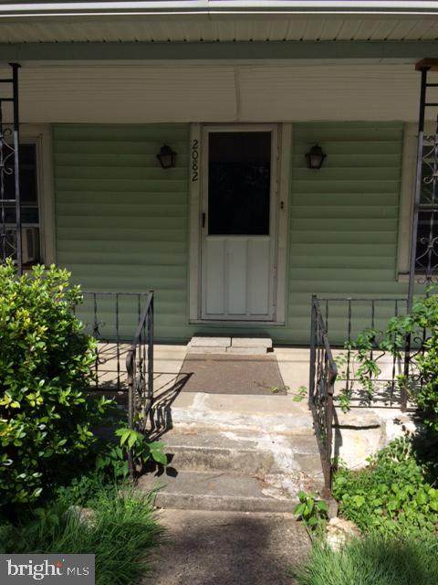 2084 Farmington Avenue - Photo 1