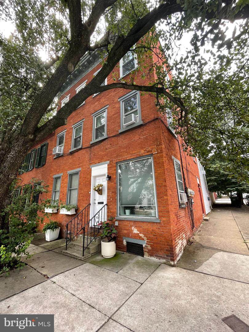 53 Plum St - Photo 1