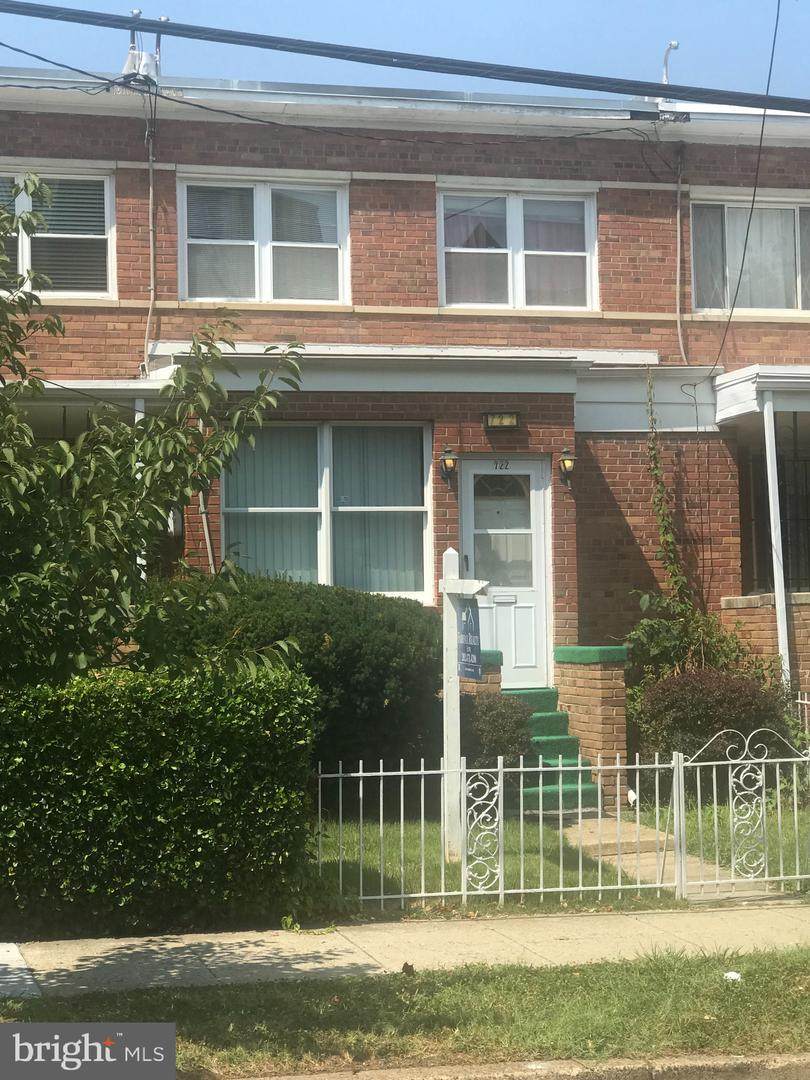 722 Buchanan Street - Photo 1
