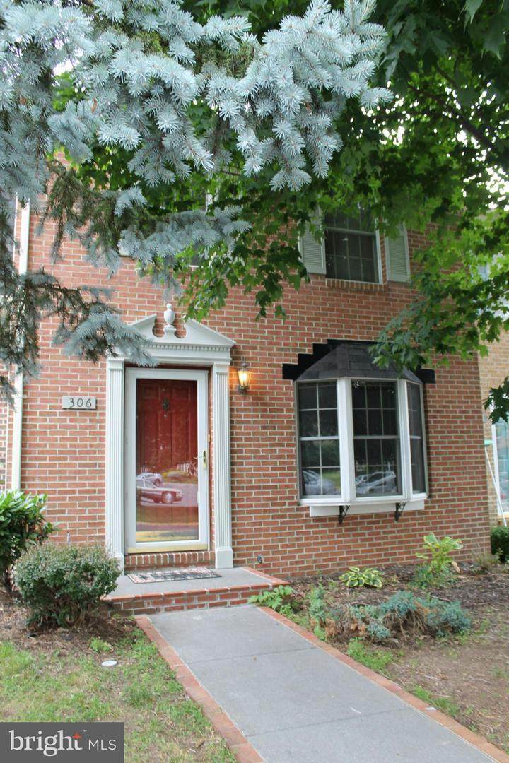 306 Tudor Drive - Photo 1