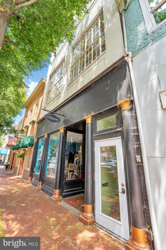 809 Caroline Street - Photo 1