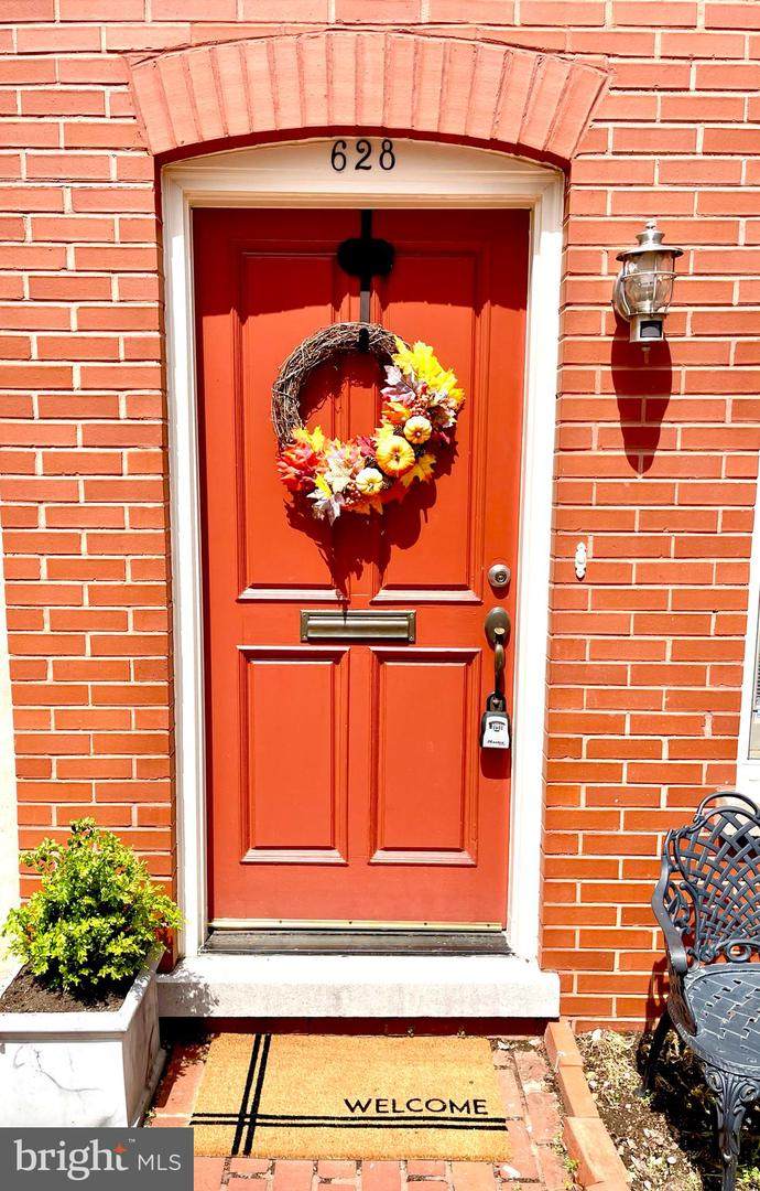 628 Browns Court - Photo 1