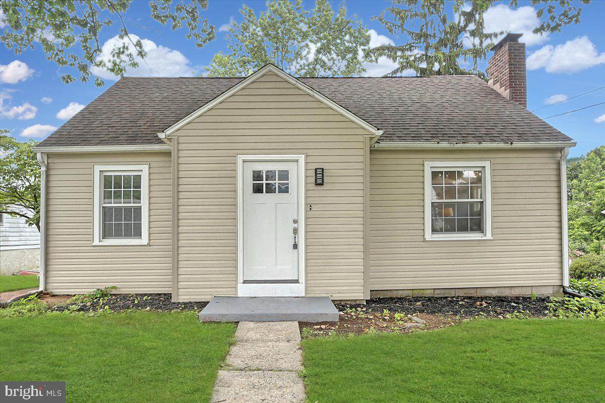 188 4TH Street - Photo 1