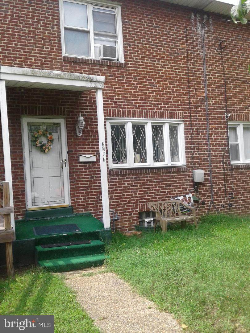 2807 Thompson Street - Photo 1