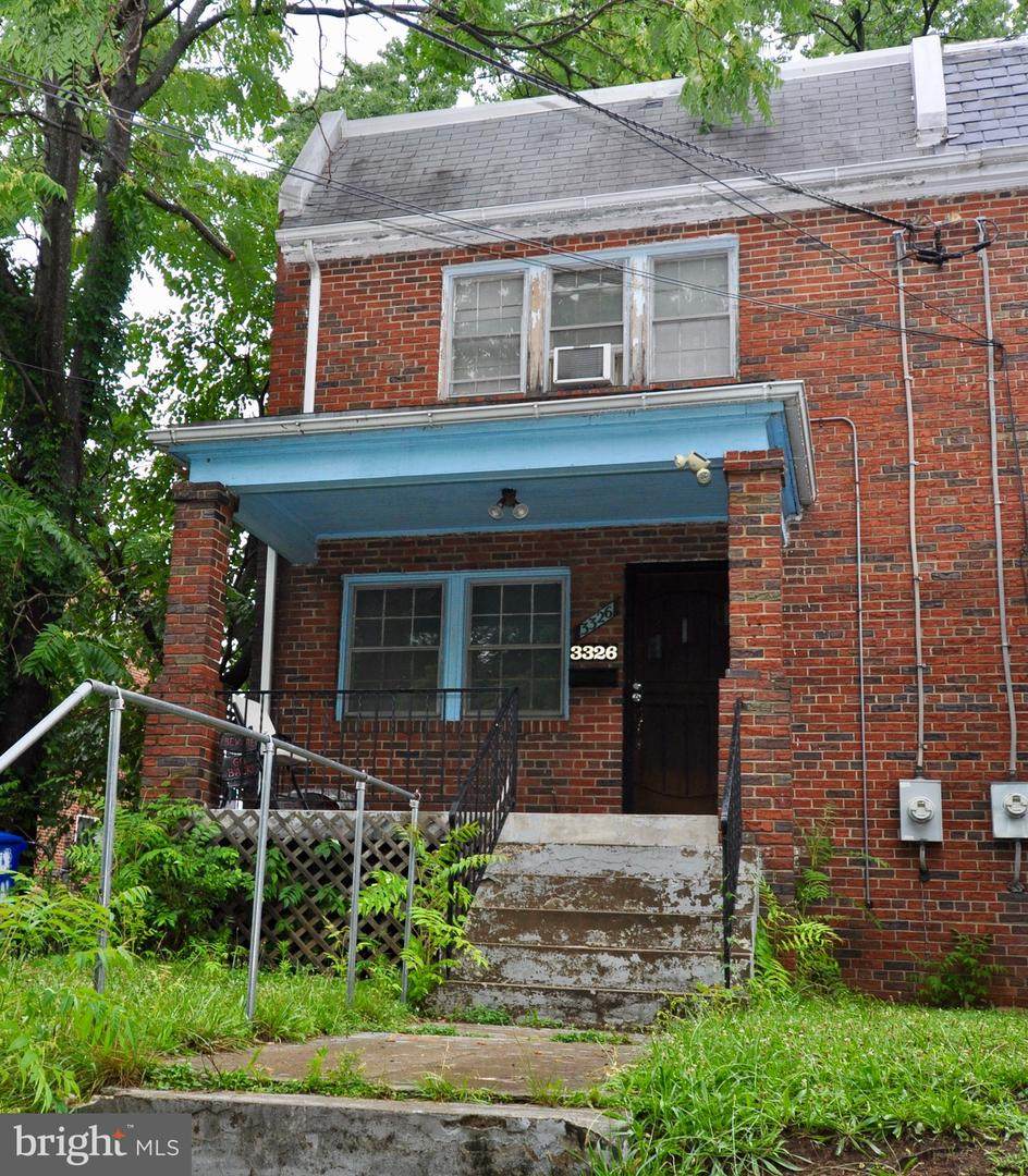 3326 12TH Street - Photo 1