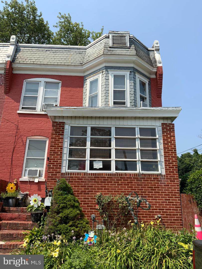 208 26TH Street - Photo 1