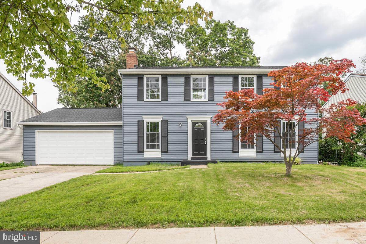 10004 Treetop Lane - Photo 1