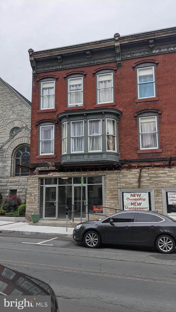 318-320 W Market St - Photo 1