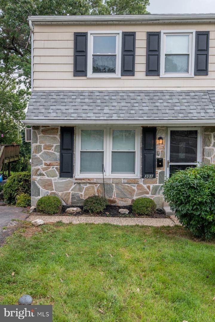301 3RD Avenue - Photo 1