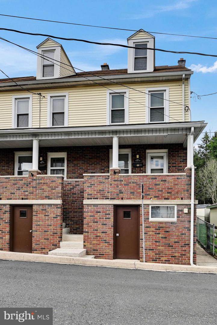 617-619 Pear Street - Photo 1