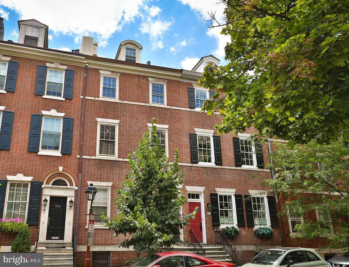 704 Pine Street - Photo 1