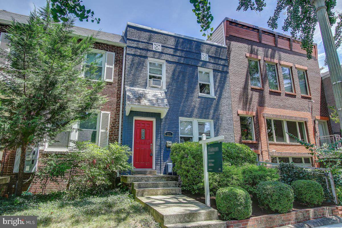 231 Warren Street - Photo 1