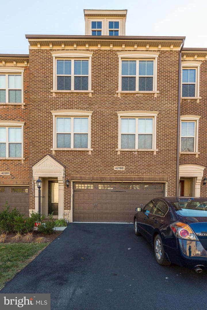 42199 Castle Ridge Square - Photo 1