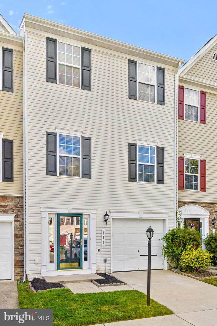114 Compass Cove - Photo 1