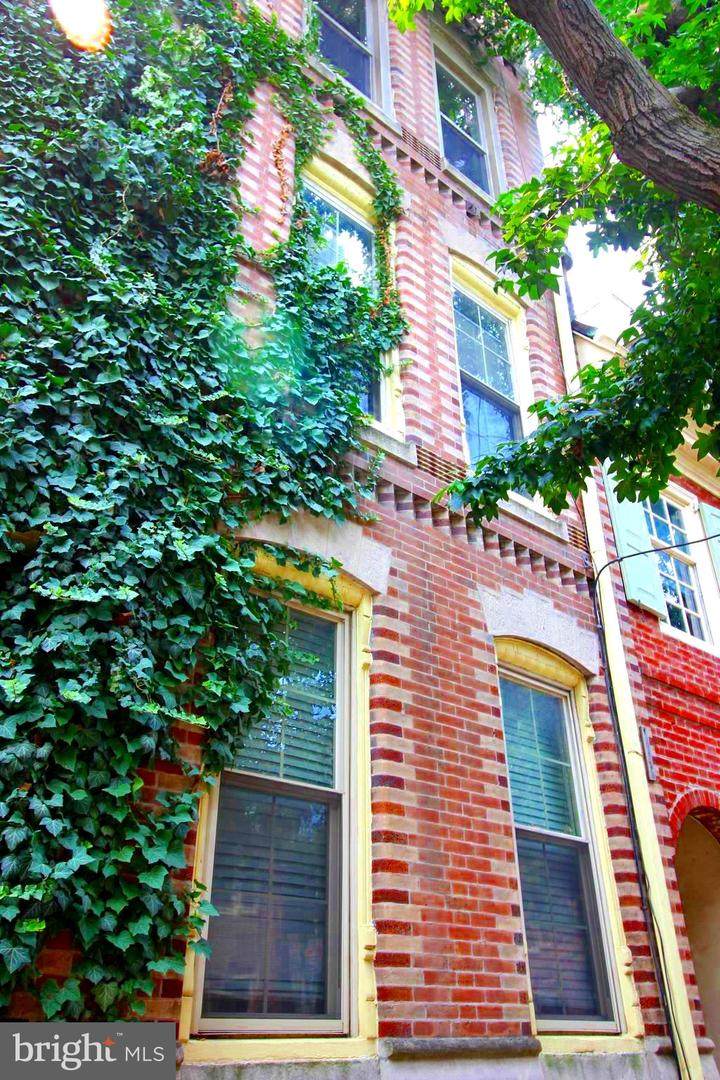 226 Monroe Street - Photo 1