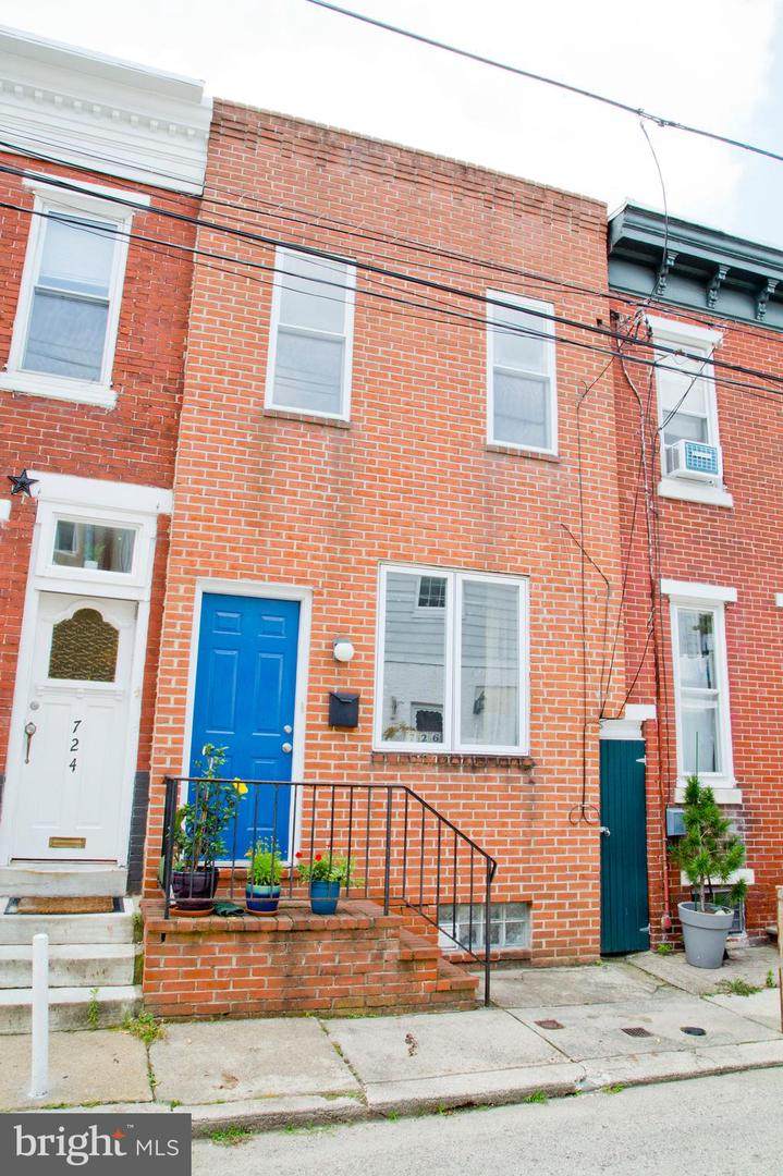 726 Saint Albans Street - Photo 1