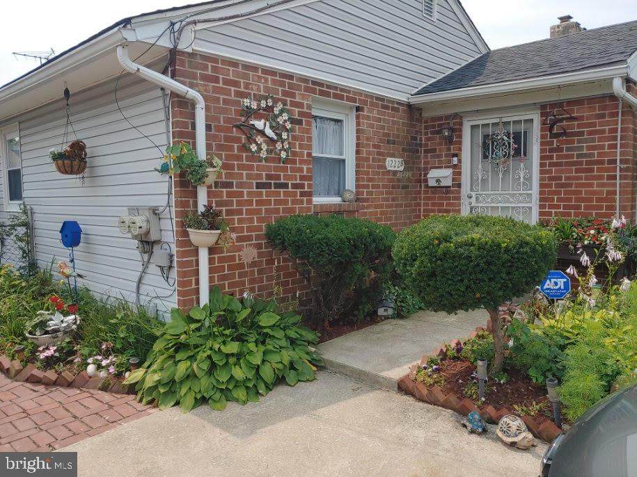1222-B Whitby Avenue - Photo 1