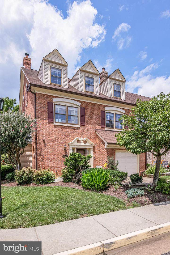 6272 Chaucer Lane - Photo 1