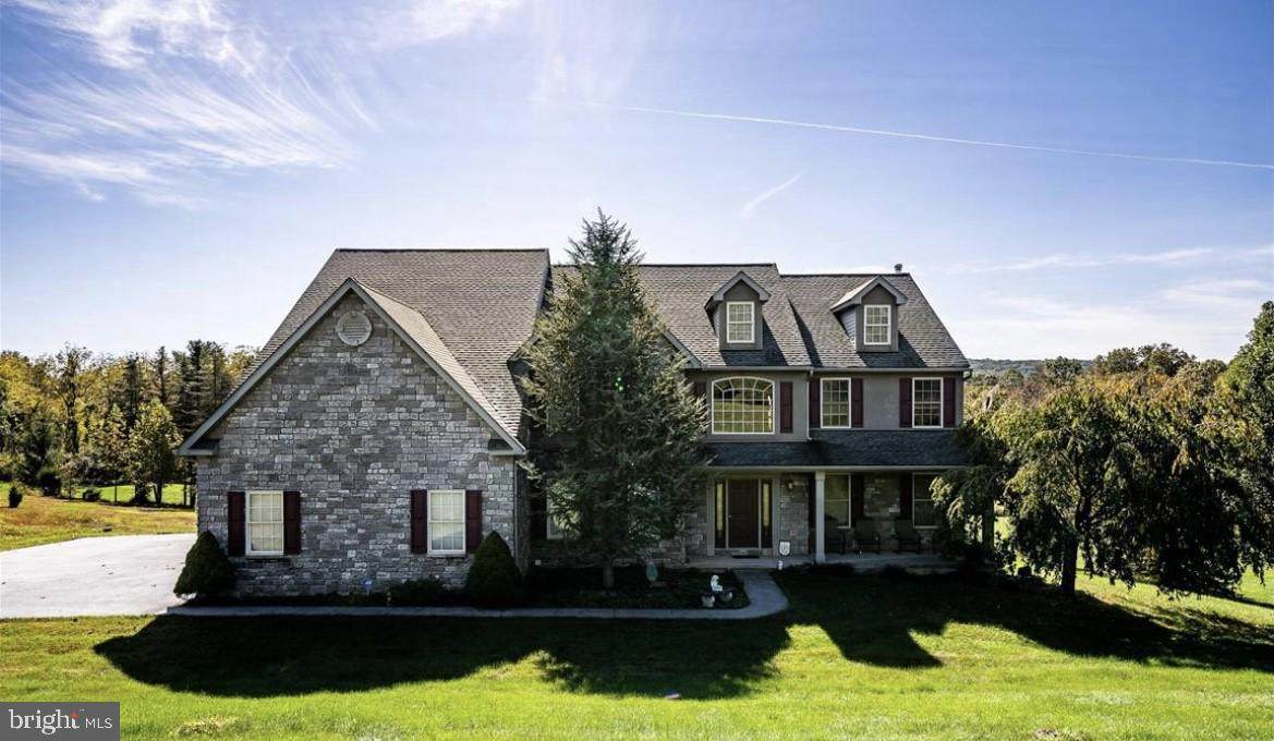 231 Spruce Drive - Photo 1
