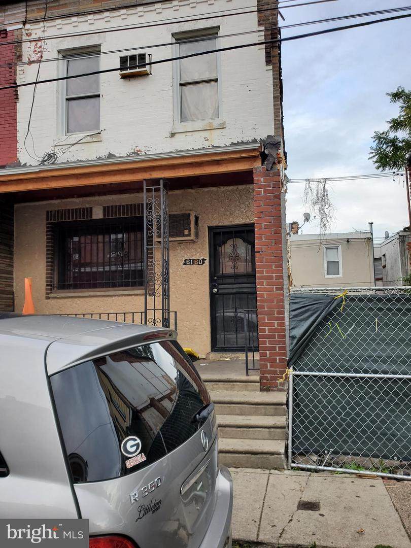 6160 Glenmore Avenue - Photo 1
