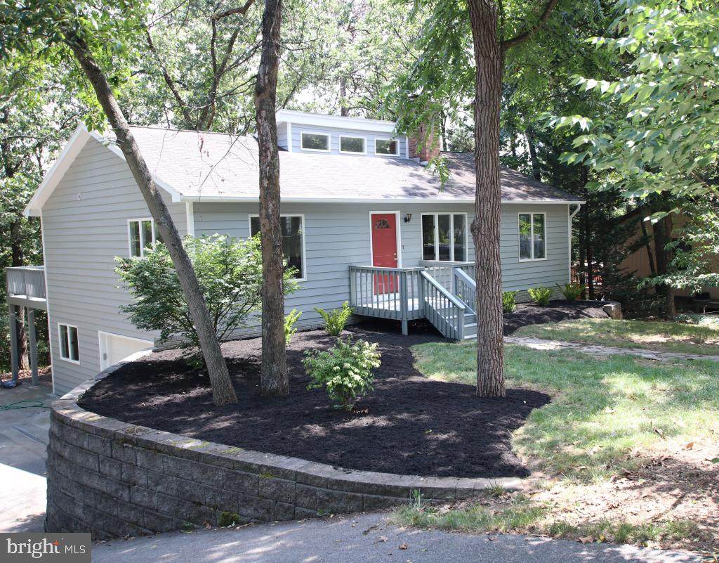204 Overlook Drive - Photo 1
