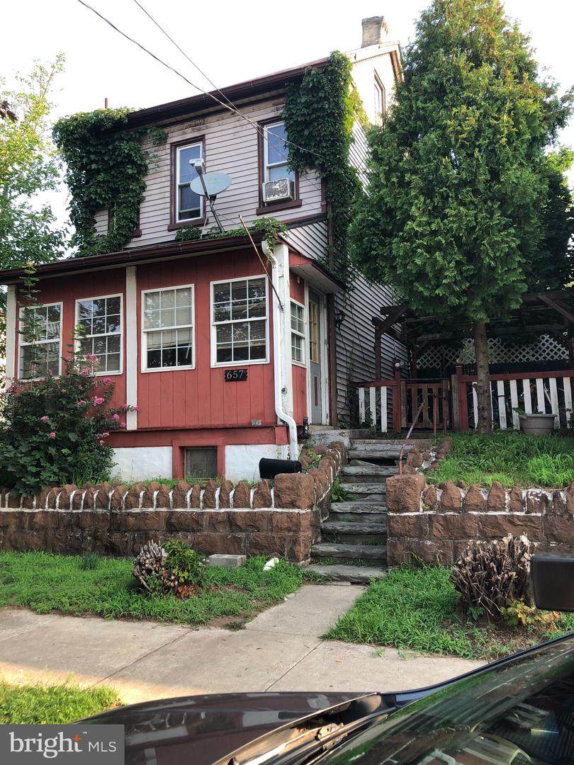 657 Walnut Street - Photo 1
