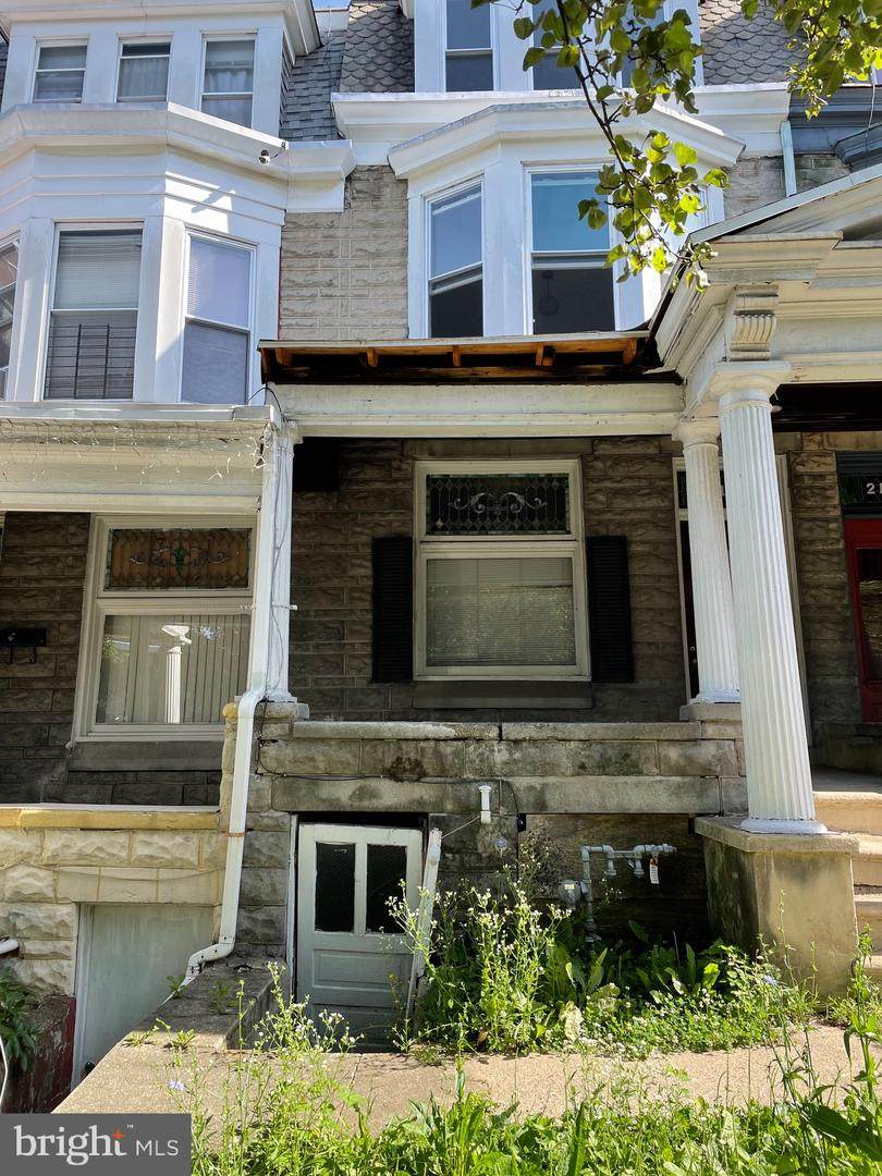 219 Windsor Street - Photo 1