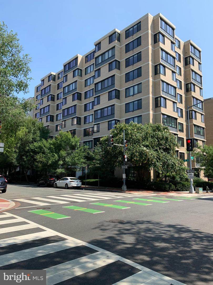 2030 F Street - Photo 1