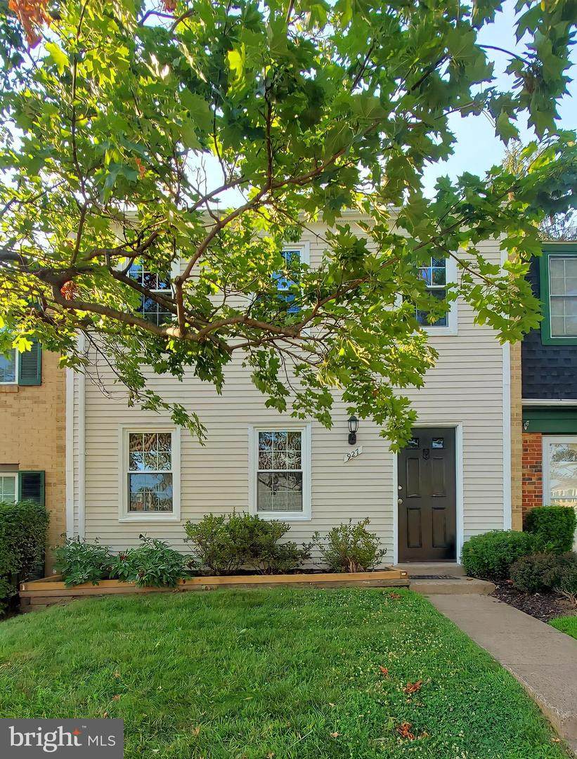 927 Cheshire Court - Photo 1