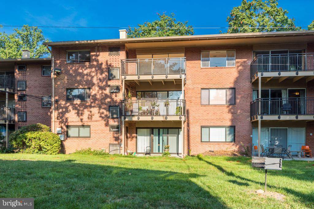 7354 Lee Highway - Photo 1
