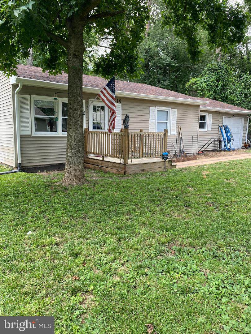 319 Hunter Boulevard - Photo 1
