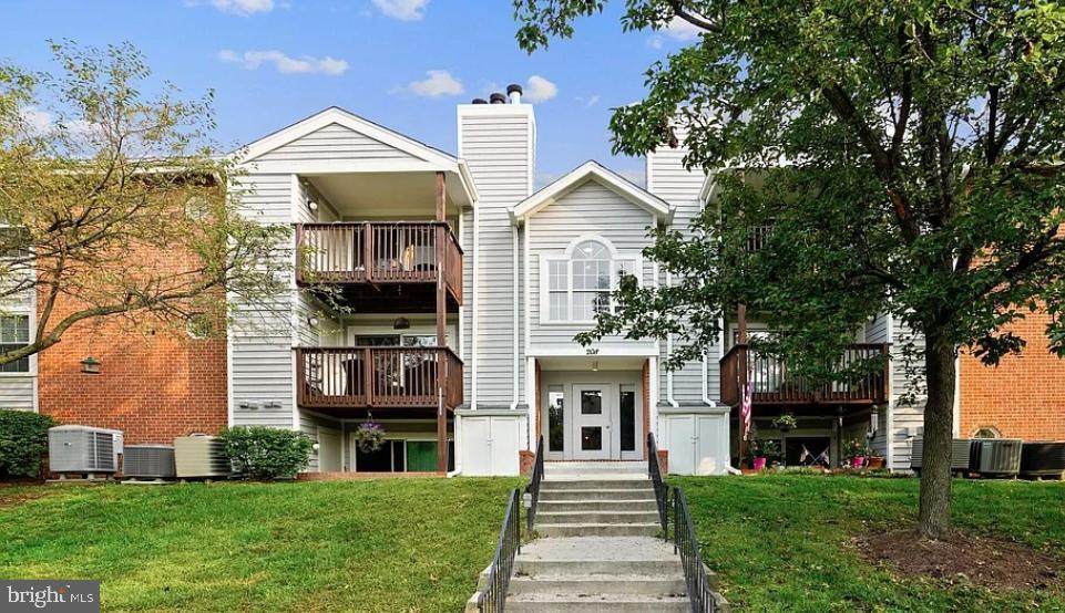 208 Water Fountain Court - Photo 1