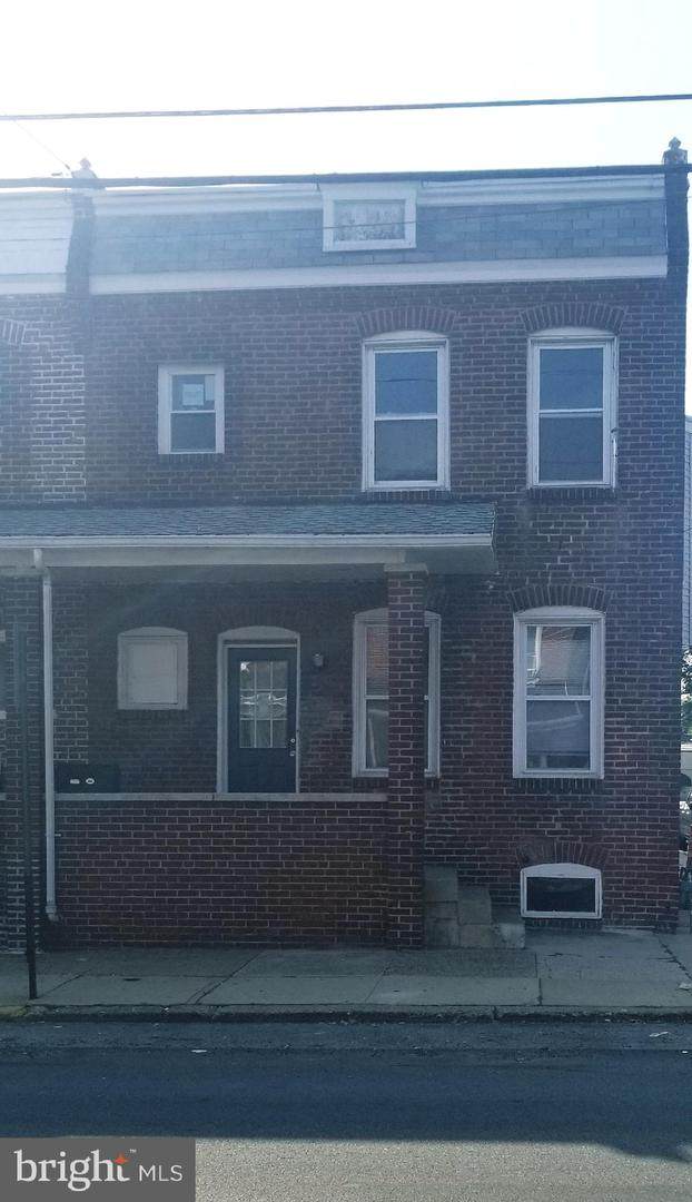 209 Lincoln Street - Photo 1