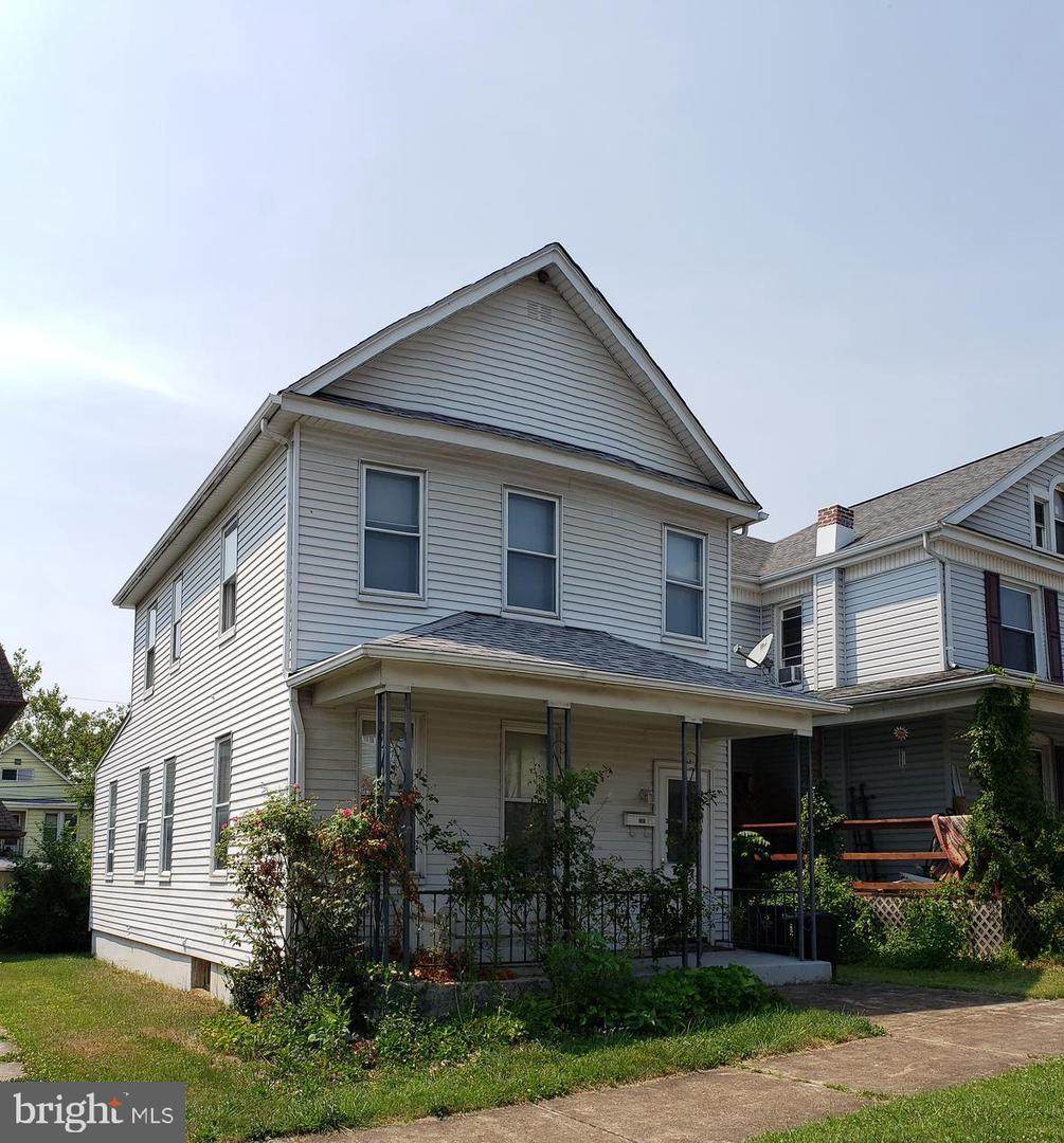 205 Pennsylvania Avenue - Photo 1