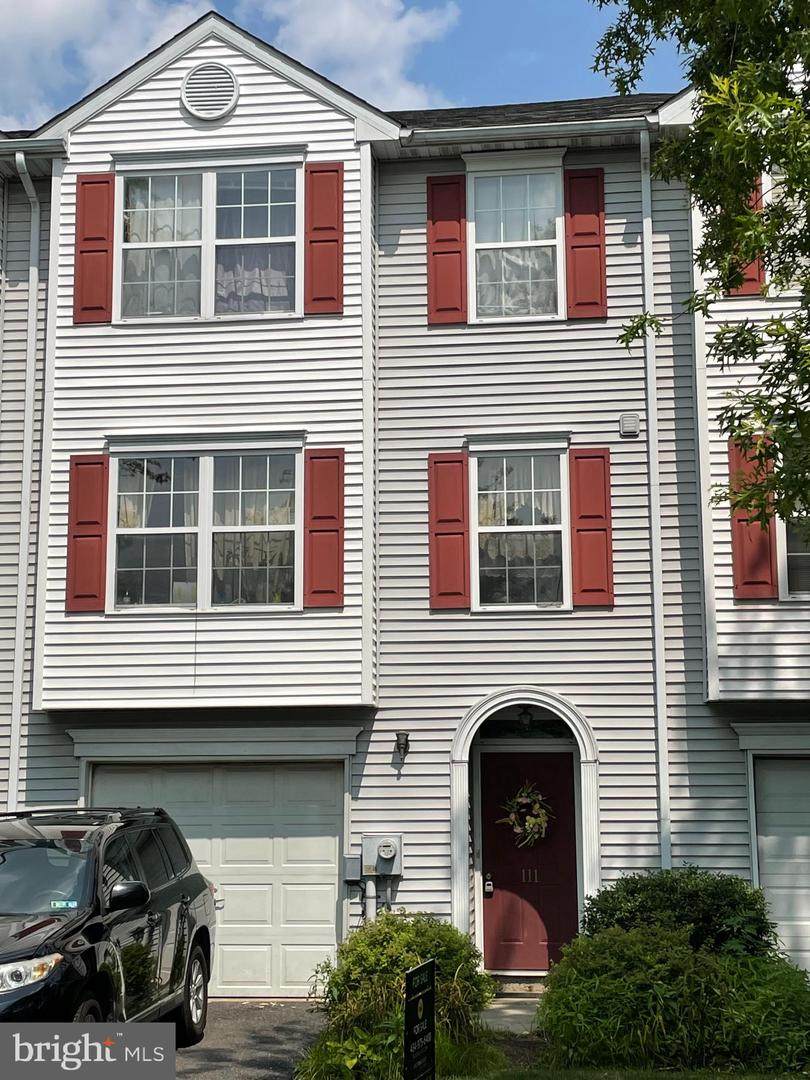 111 Catherine Street - Photo 1