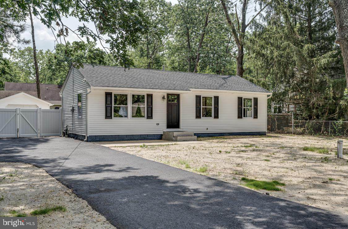 111 Delwyn Lane - Photo 1