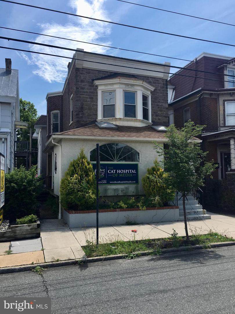 422 Baltimore Avenue - Photo 1
