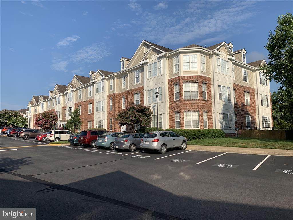 621 Cobblestone Boulevard - Photo 1